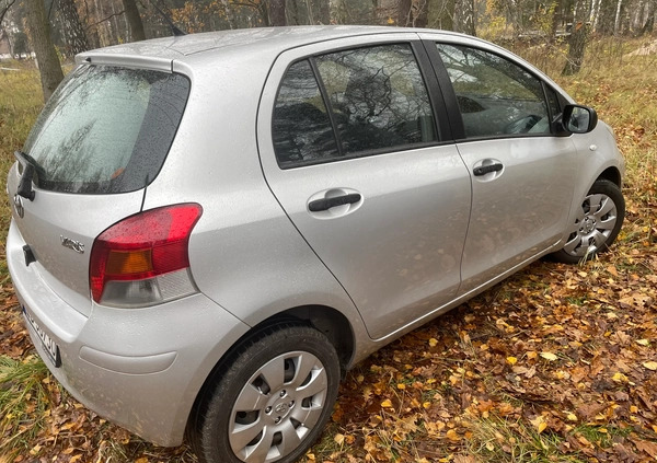 Toyota Yaris cena 19500 przebieg: 180000, rok produkcji 2009 z Skierniewice małe 29